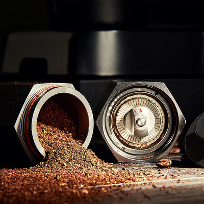 آسیاب قهوه دستی آلومینیومی فلزی با تنظیم شش ضلعی قابل تنظیم برای سفرهای خانگی